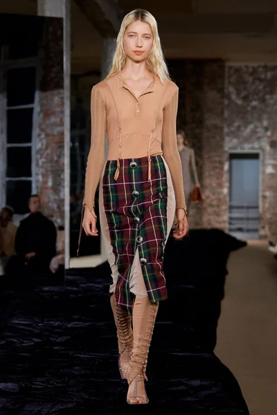 Look 17